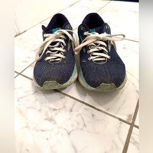 Brooks ghost running shoes! Dark blue!